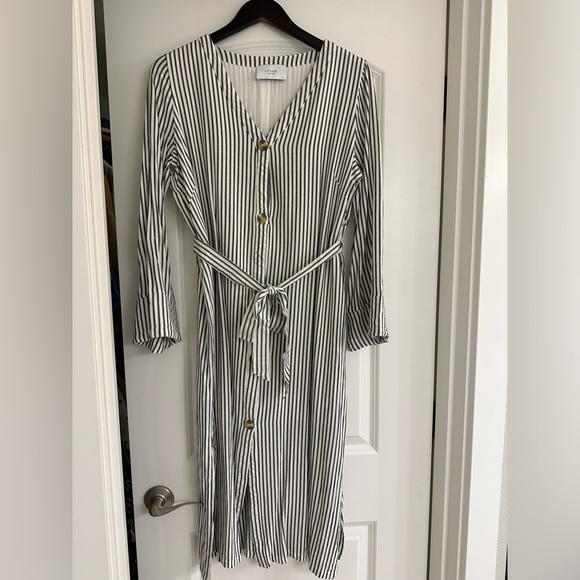 Legoe Heritage Black and White Buttoned Long Sleeve Shirt Dress - Picture 1 of 7
